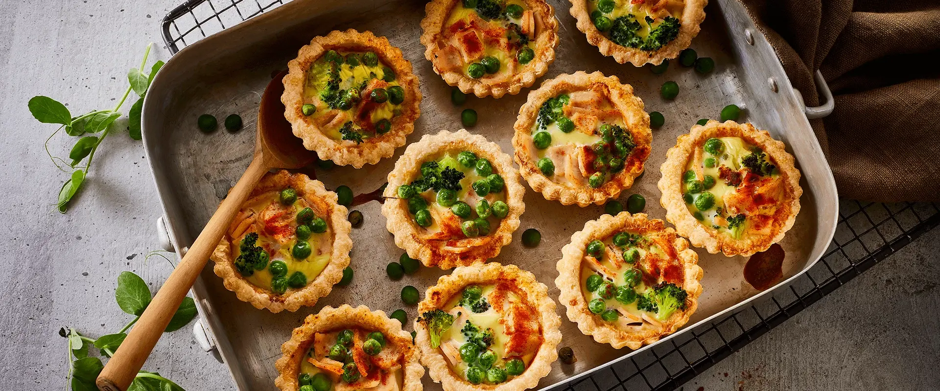Tarteletter med pålæg af kylling og bacon