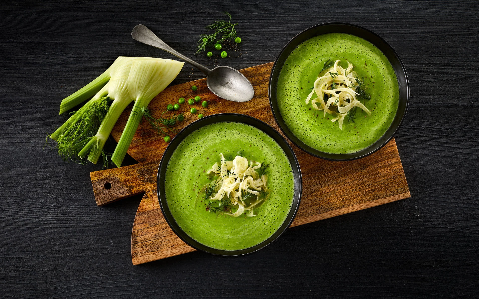 Ærtesuppe med fennikelsalat