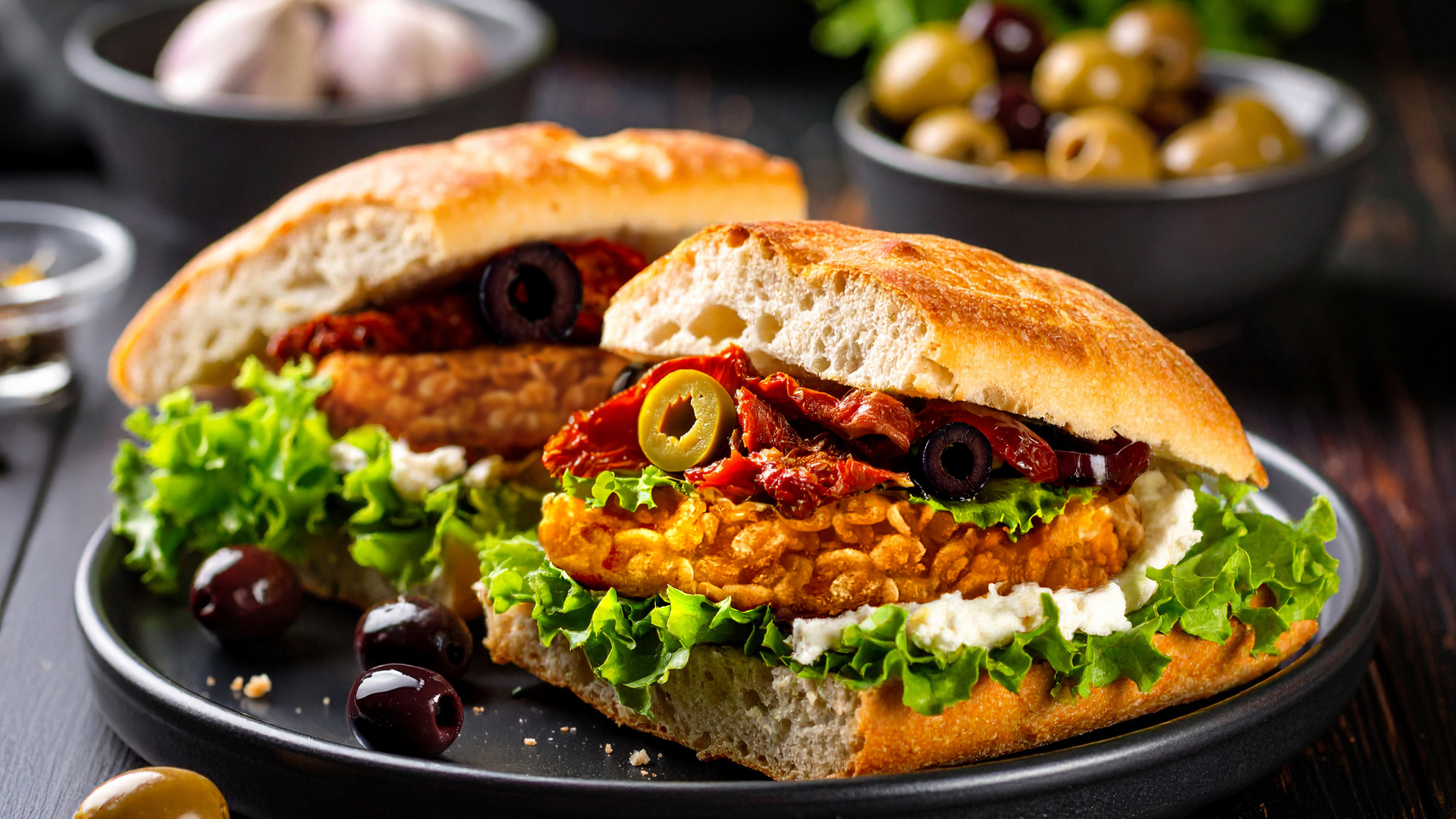 Mediterranes Crispy Chicken Focaccia