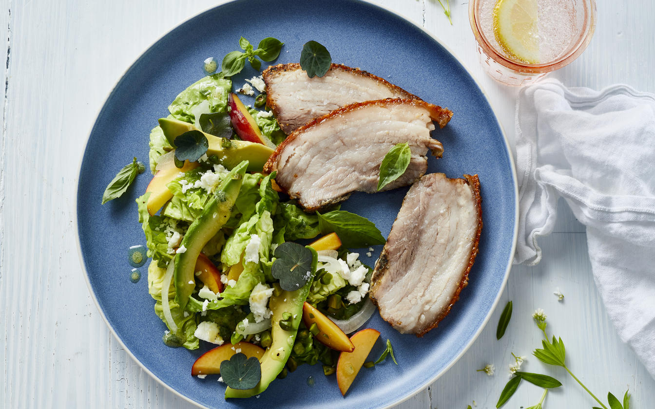 Gourmetsaltet grillsteg med sommersalat