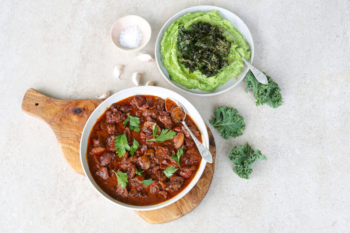 Klassisk bøf stroganoff med hjemmelavet persillemos - Danish Crown