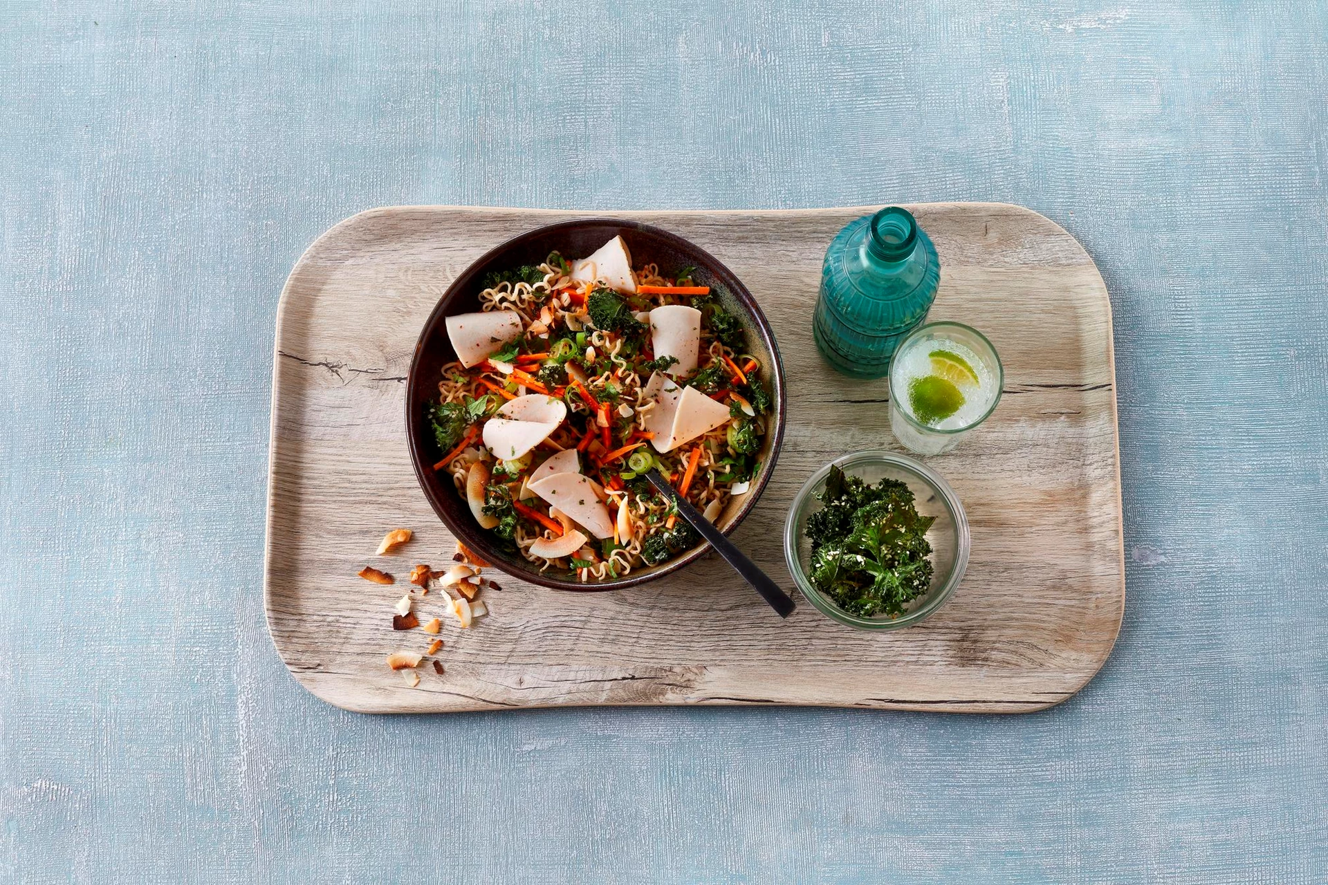 Asiatisk inspireret to-go salat med kyllingebryst