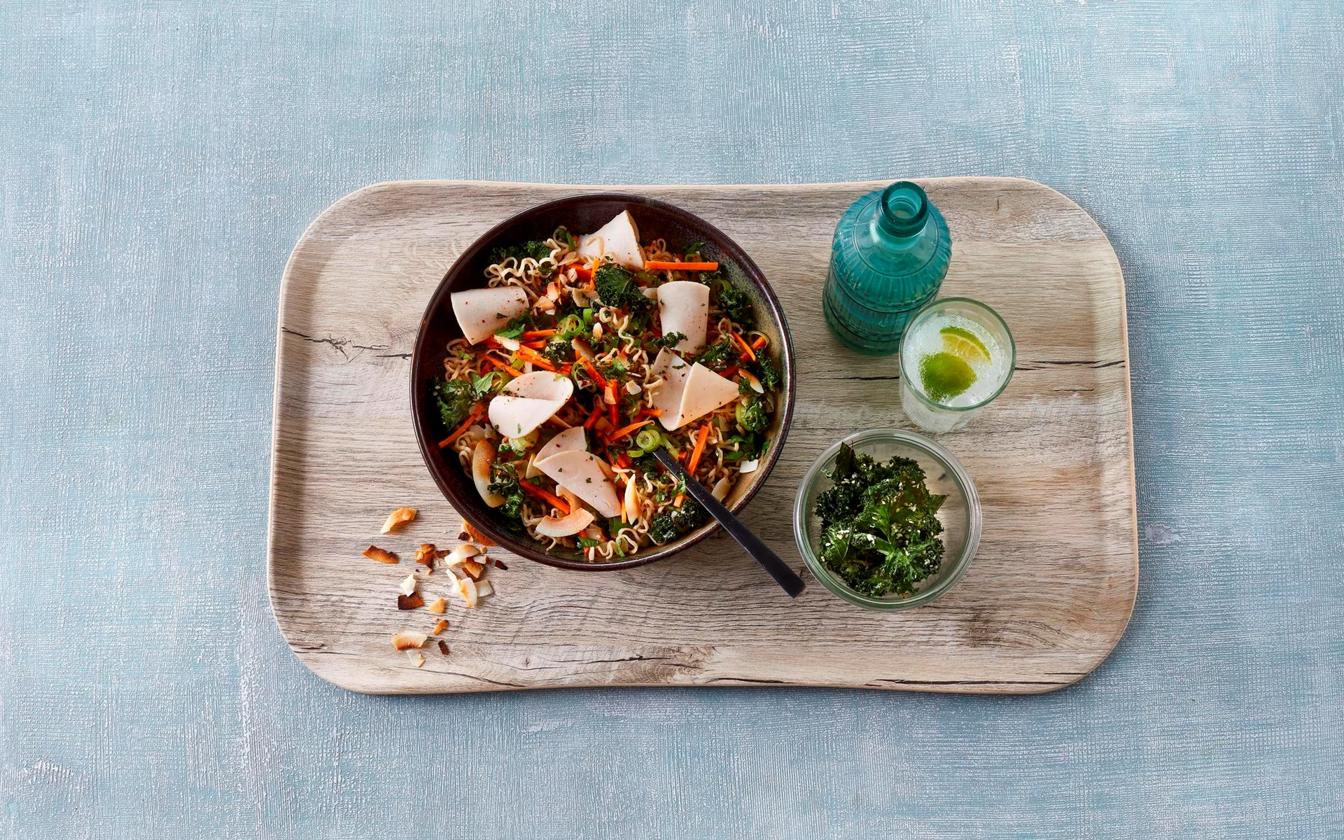 Asiatisk inspireret to-go salat med kyllingebryst