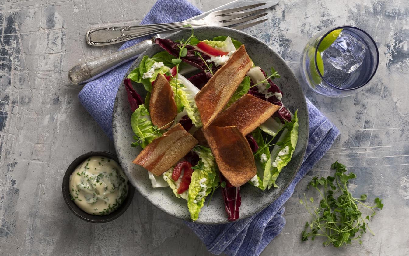 Salat med veggie bacon