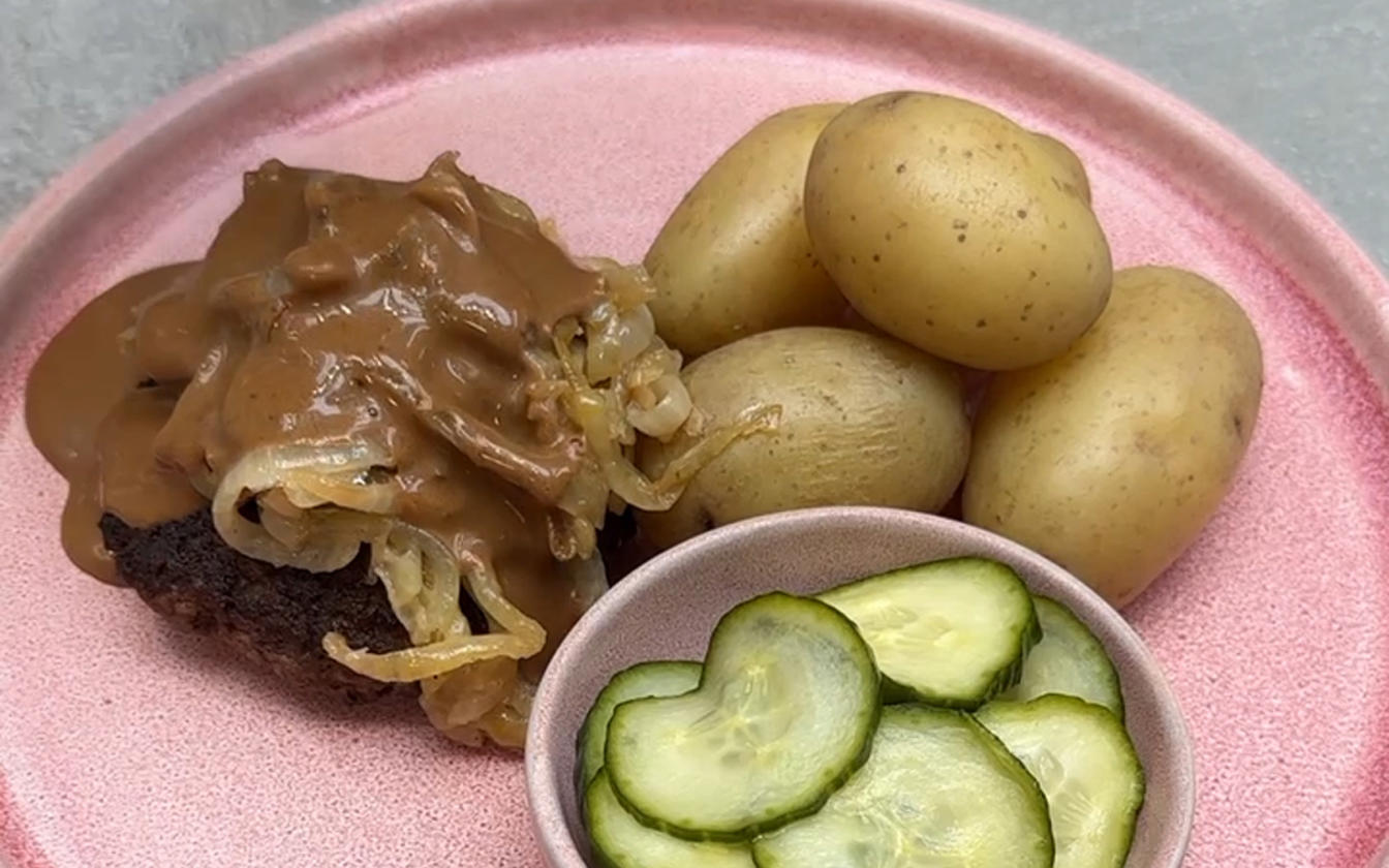 Hakkebøf med bløde løg