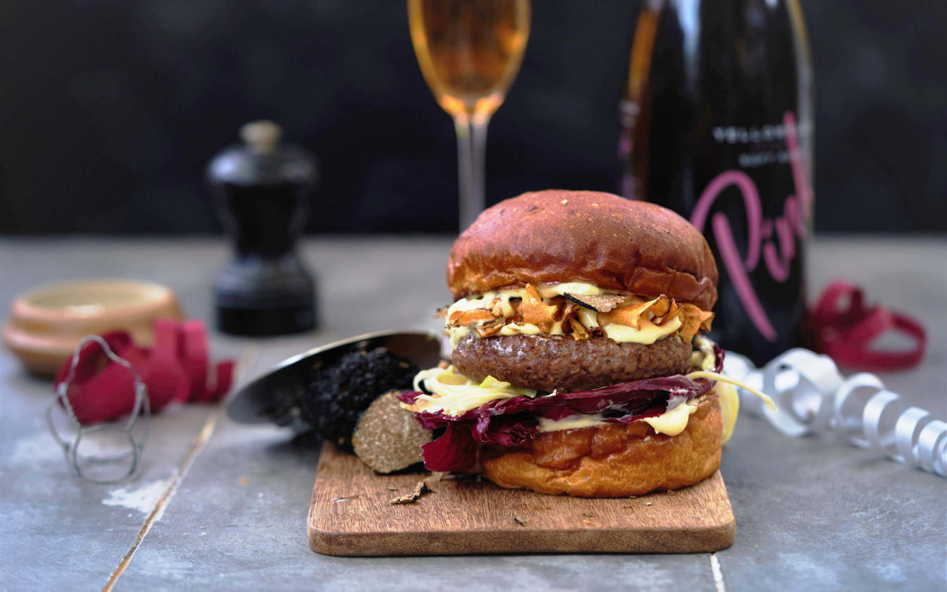 Nytårsburger med jordskokkechips, bearnaise og trøffel