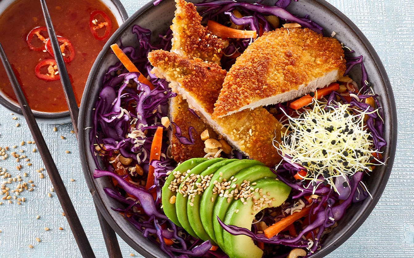 Vietnamesisk inspireret salat med schnitzel