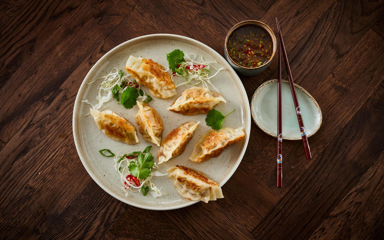 Dumplings med fyld af grisefars og grøntsager