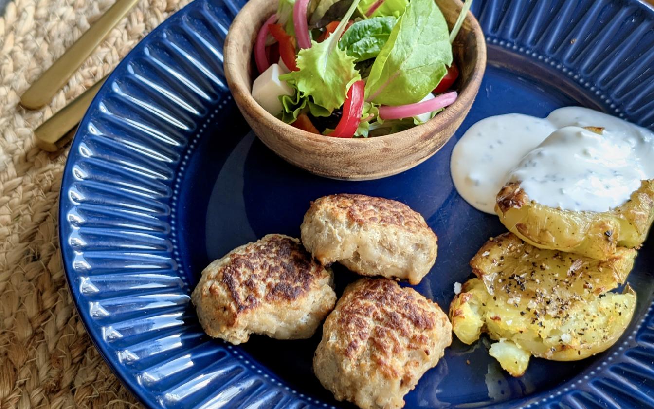 Frikadeller med smashed kartofler