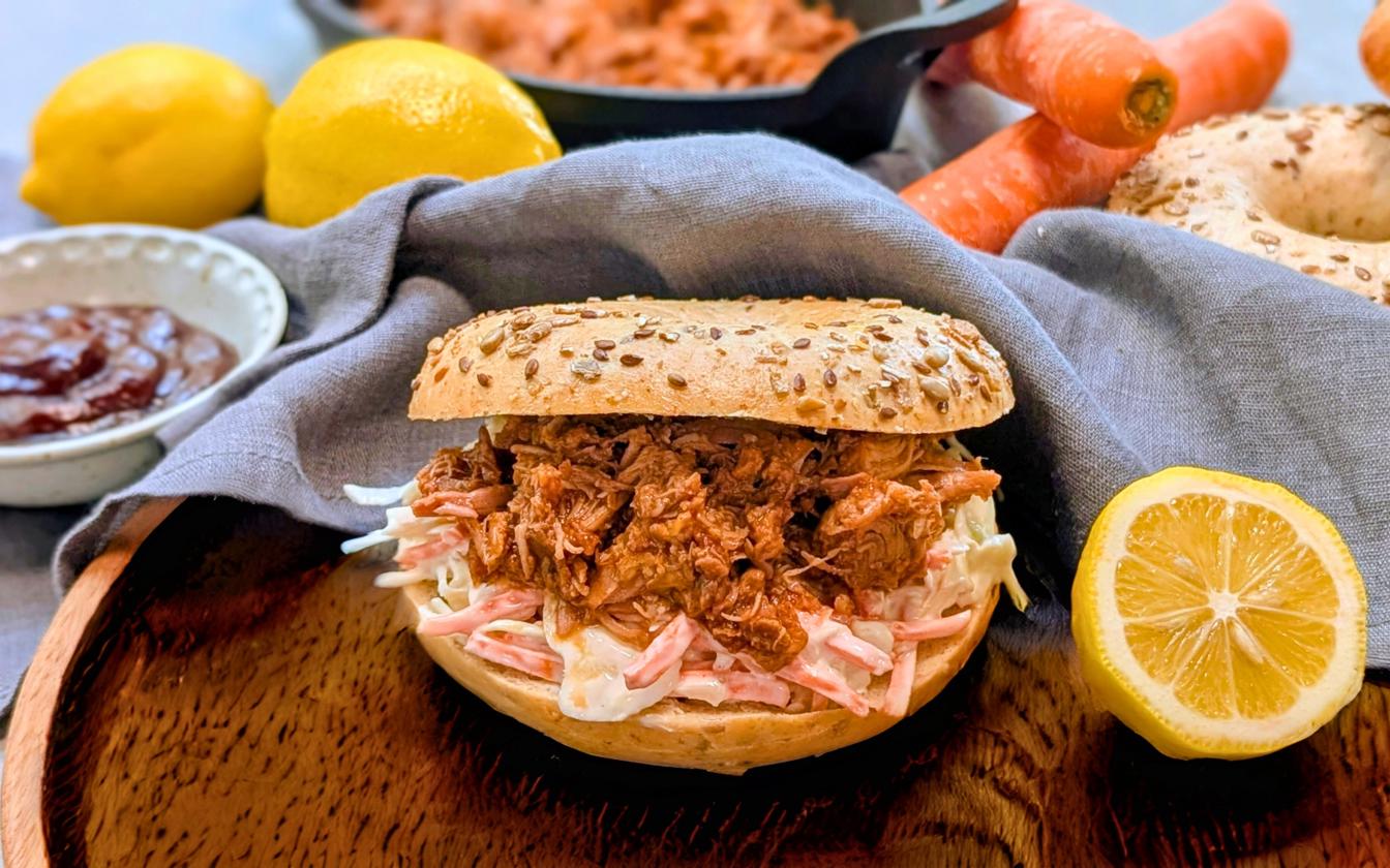 Pulled pork bagel