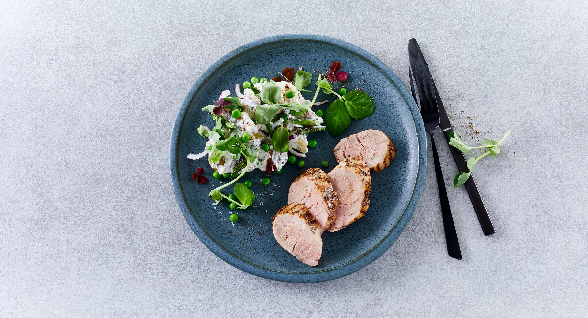 Mørbrad med sommerinspireret kartoffelsalat
