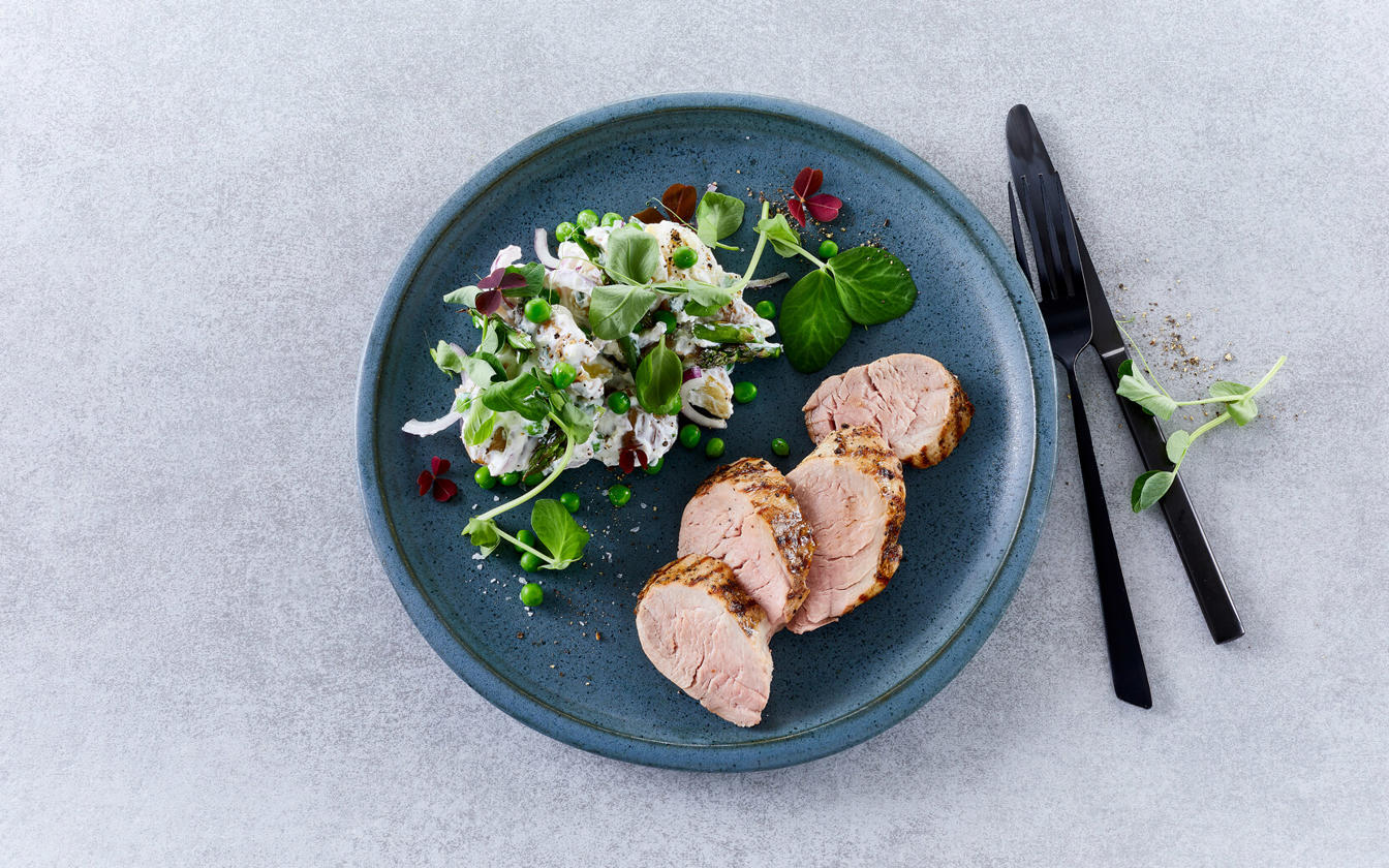Mørbrad med sommerinspireret kartoffelsalat