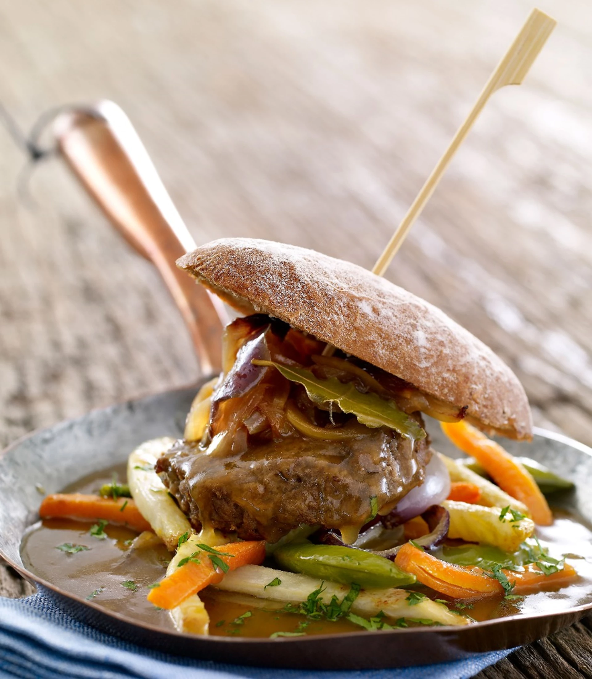 Seemannshacksteak mit Kräutermischung