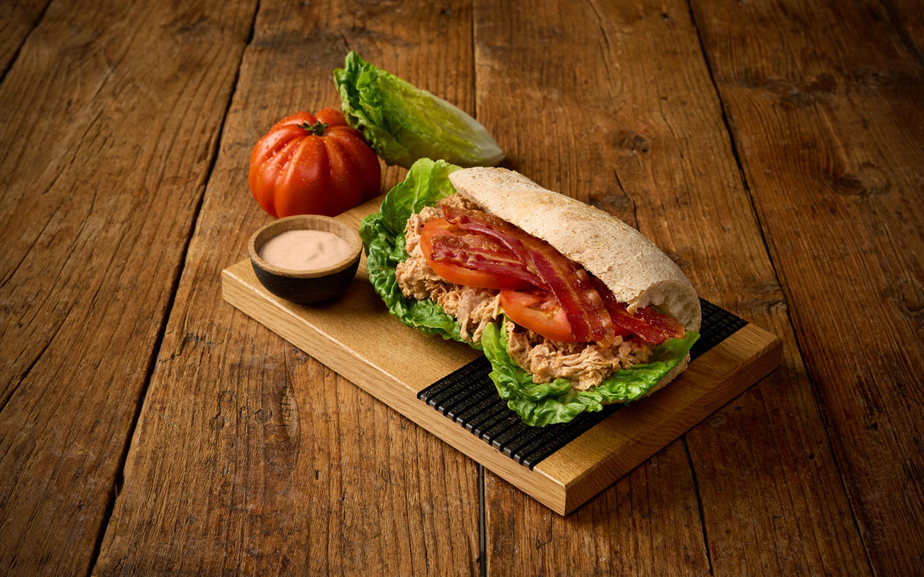 BLT sandwich med pulled pork