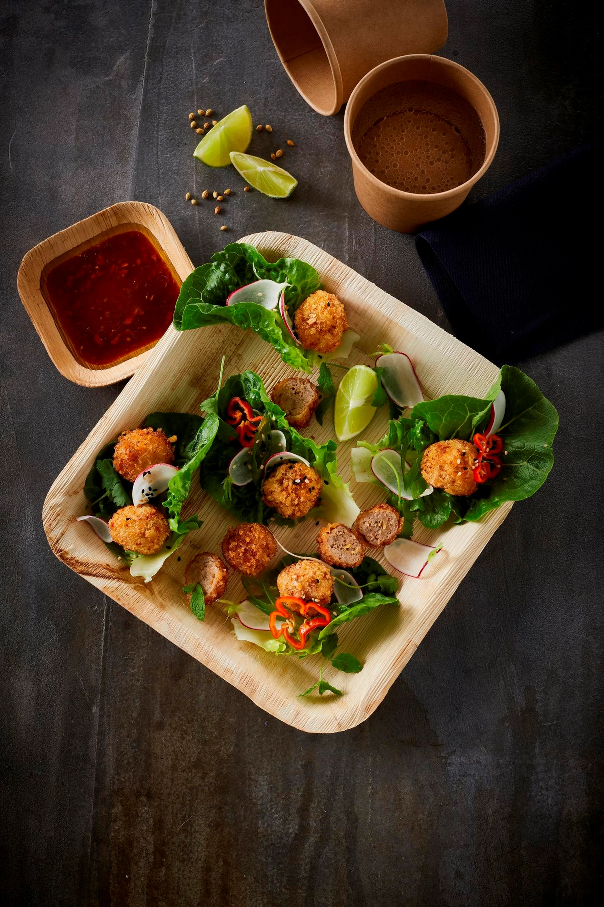 Sprøde, krydrede kødboller med asiatisk dip