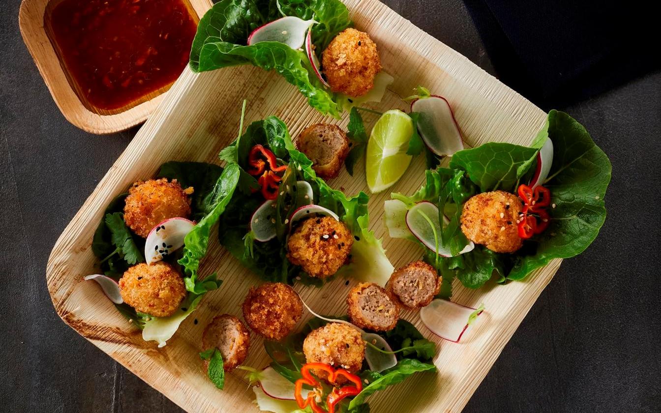 Sprøde, krydrede kødboller med asiatisk dip