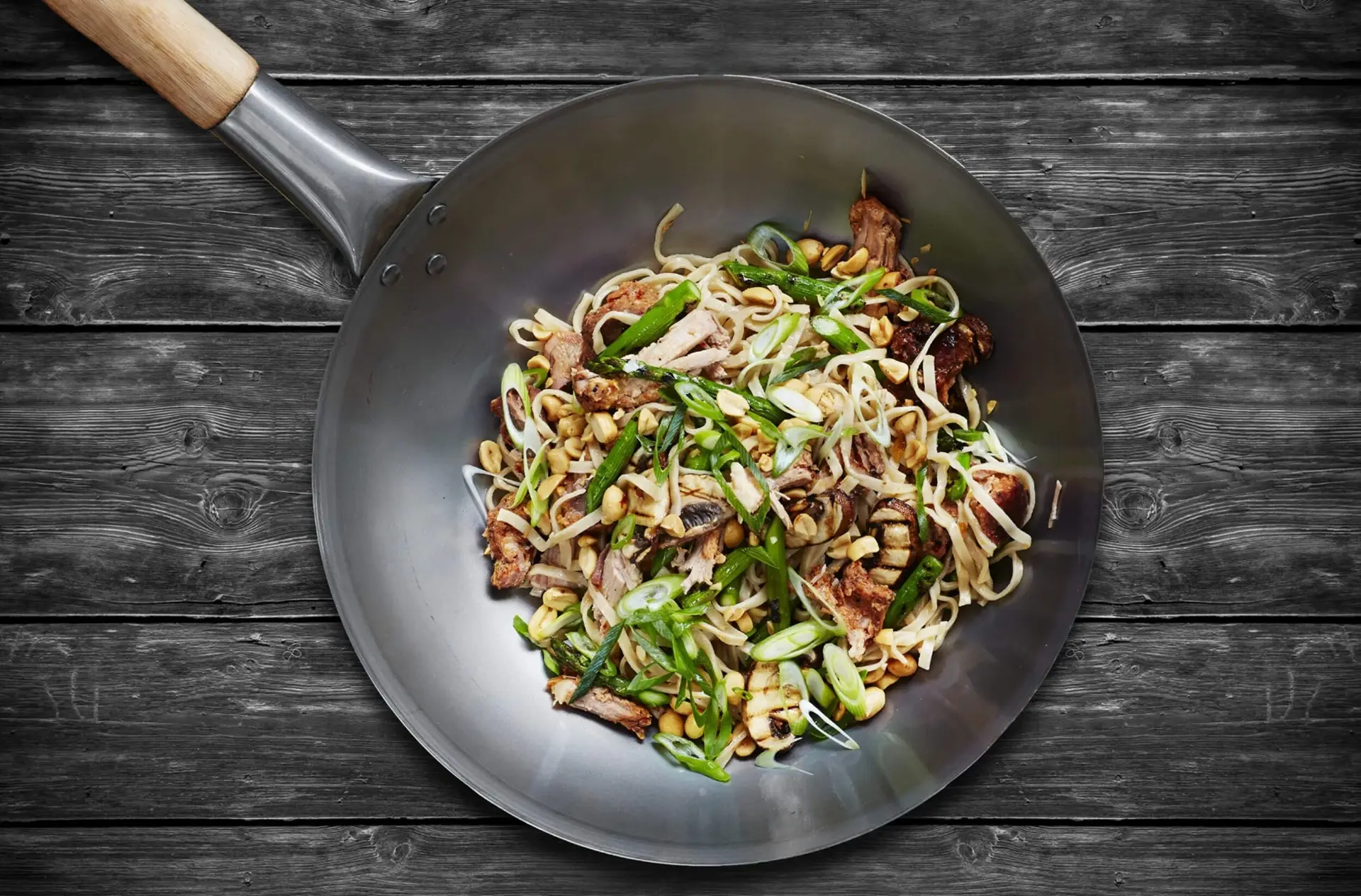Asiatisk wok med pulled turkey