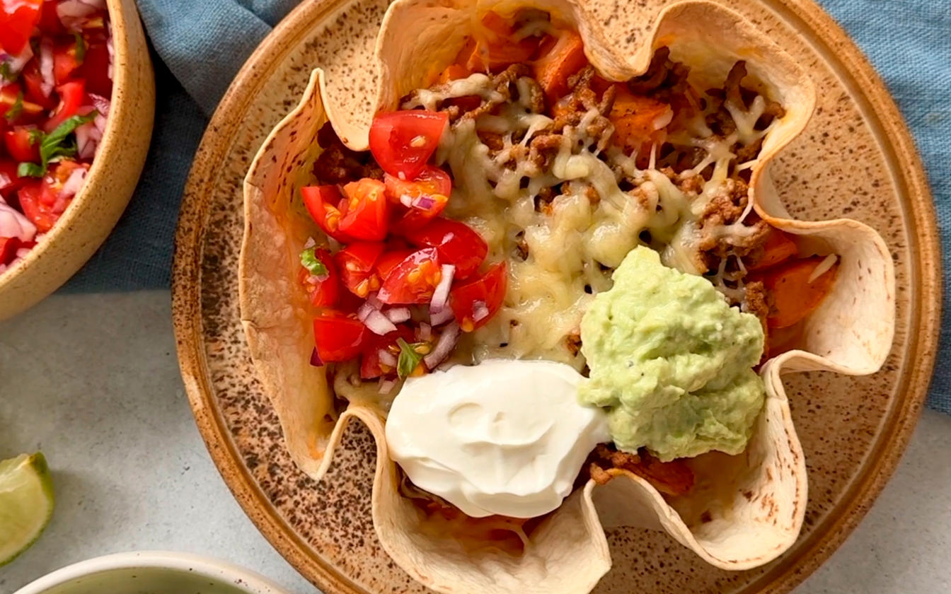 Sprød tortillaskål med oksekød