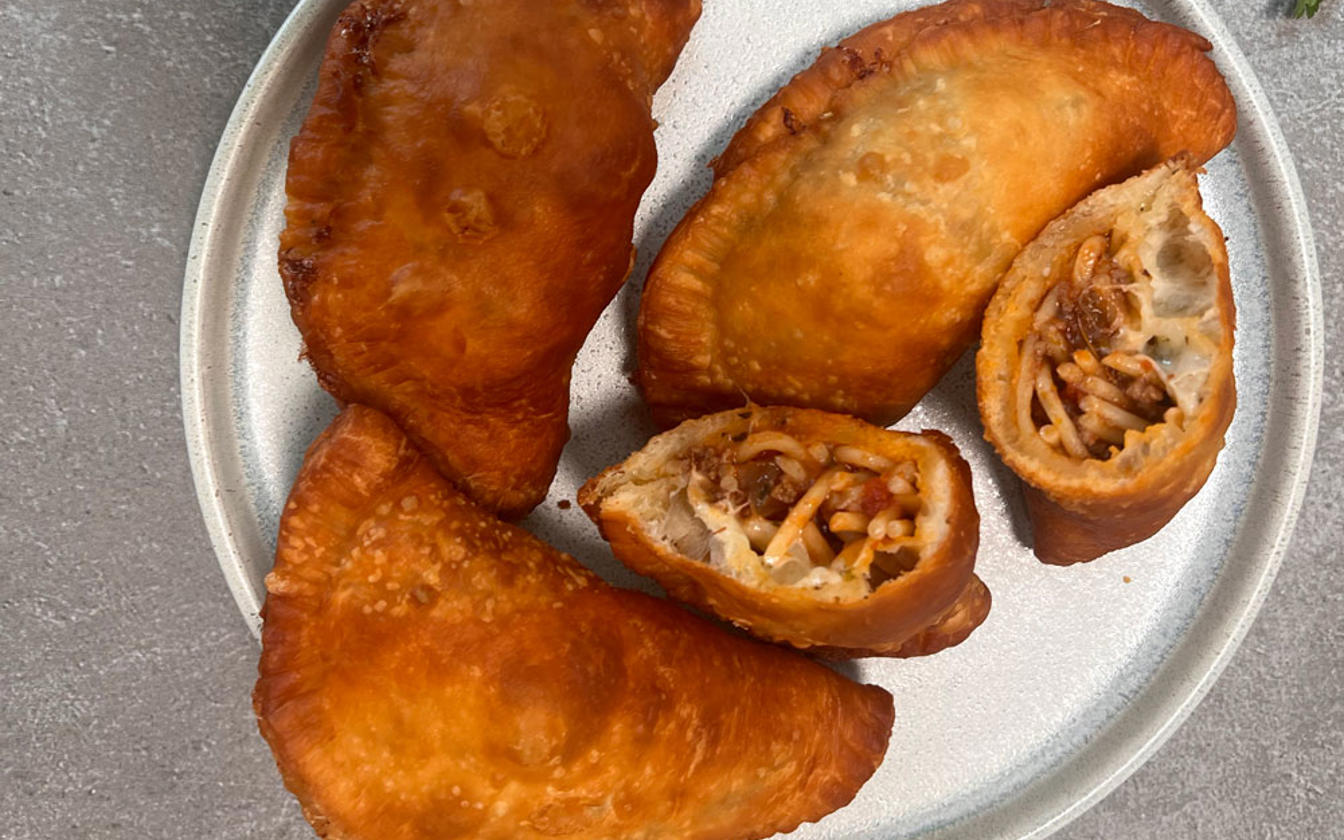 Spaghetti kødsovs empanadas