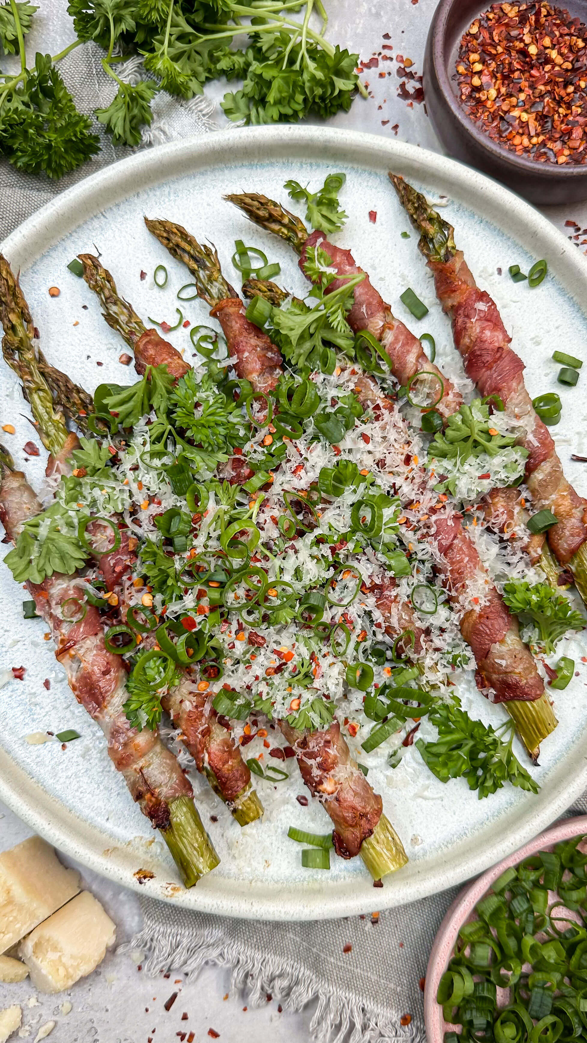 Asparges med bacon i airfryer