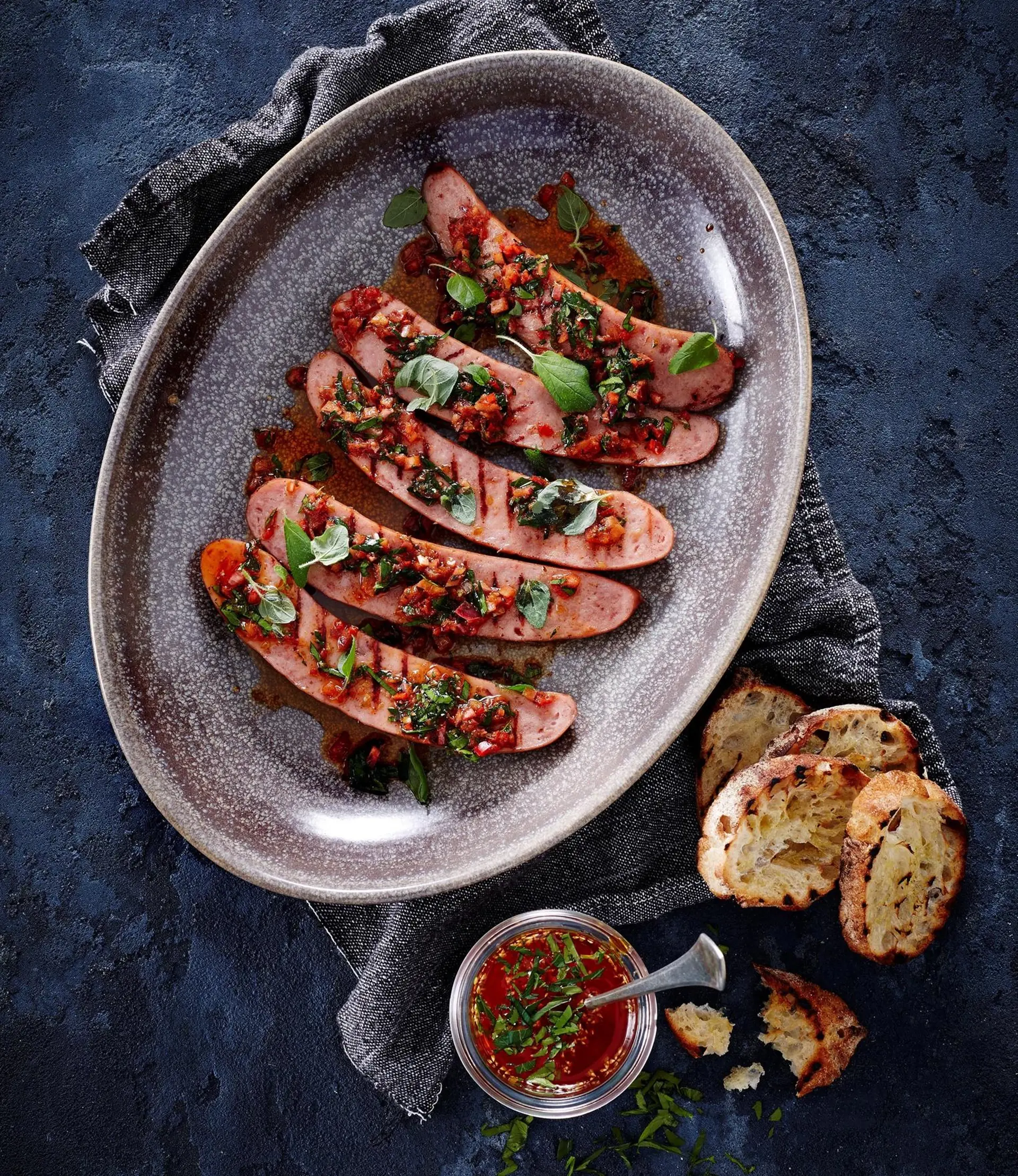 Cheddar Chili frankfurter med Chimichurri