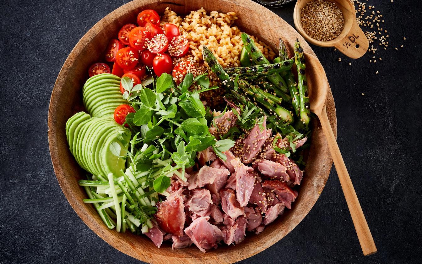 Poké Bowl mit Pulled Eisbein