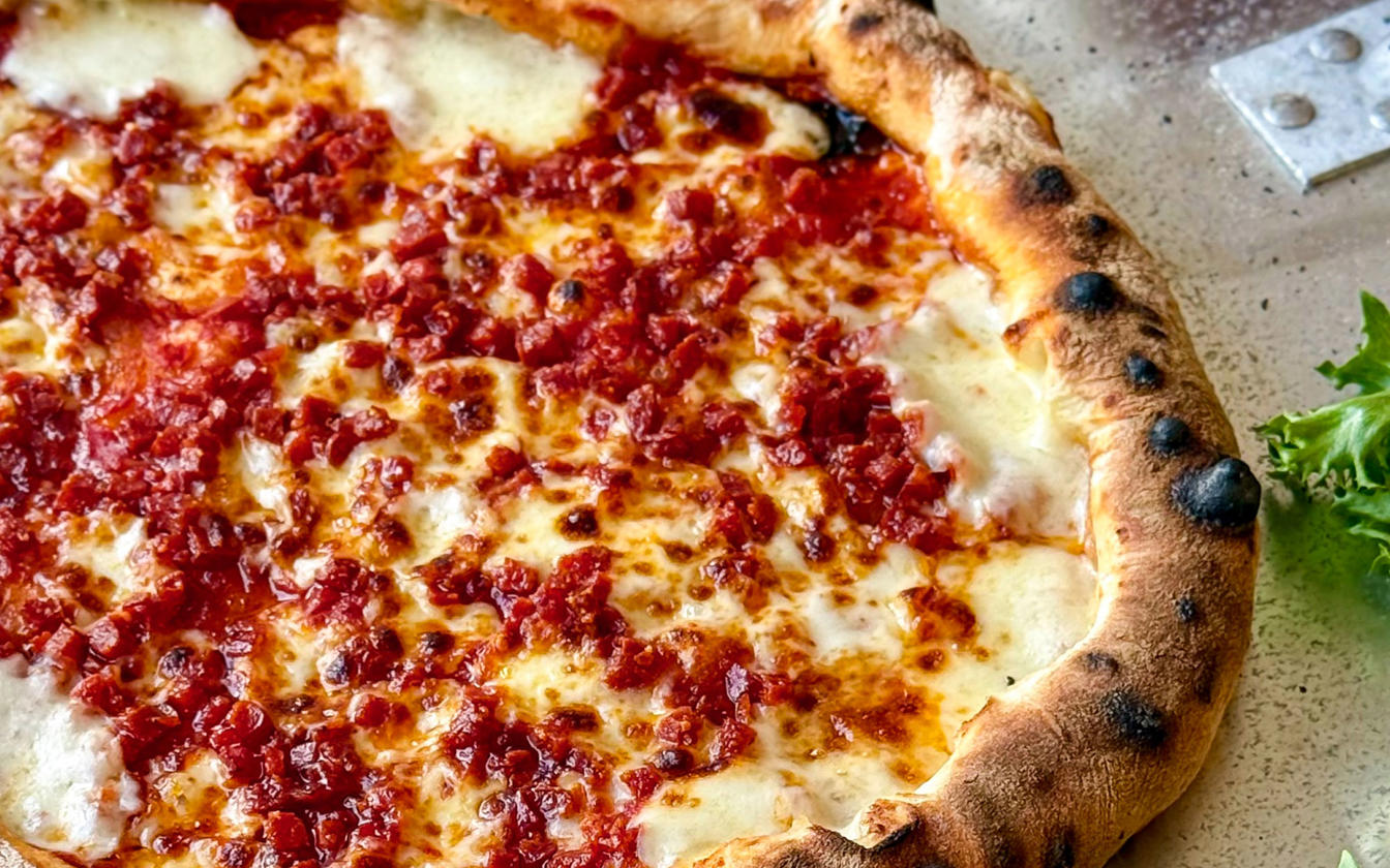 Chorizo pizza