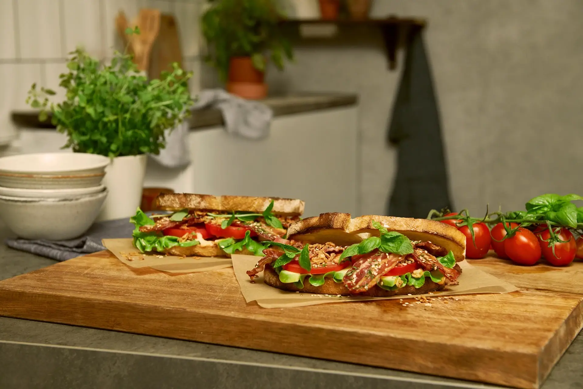 Asiatiskt inspirerad BLT med hoisinbacon